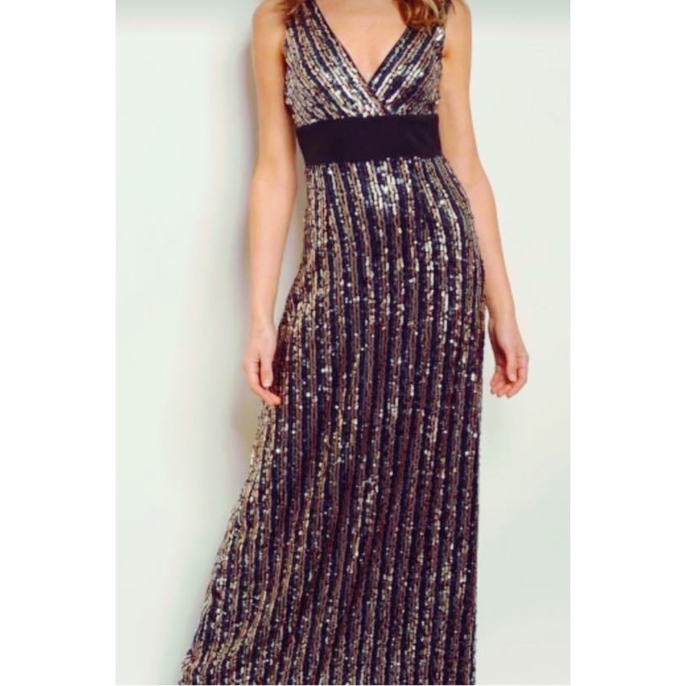 V neck night gown